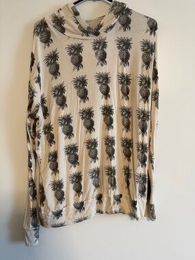 kate quinn Cream Pullover with Black Pineapple Print
